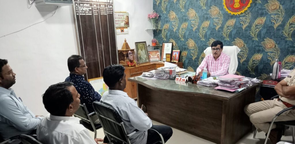 ज्योति कान्वेंट स्कूल के सामने लगने वाले जाम को लेकर आयोजित बैठक में एसडीएम ने दिए प्रबंधक और स्थानीय प्रशासन को निर्देश