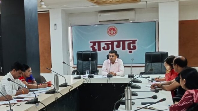 जल भराव और नदी-नाले ऊफान पर रहें तो जान जोखिम में डालकर कोई उसे कोई पार नहीं करें- कलेक्टर