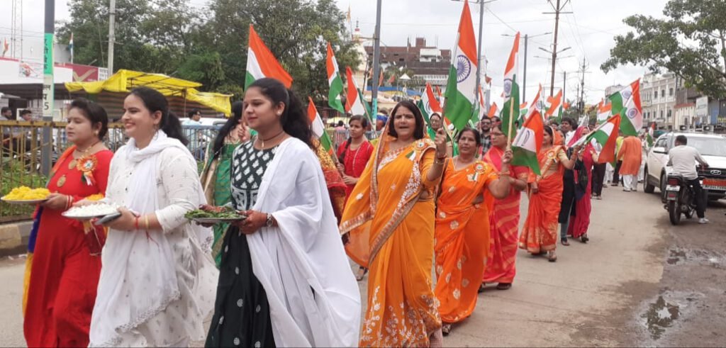 ब्यावरा में स्वर्णकार समाज के द्वारा निकाली गई तिरंगा यात्रा