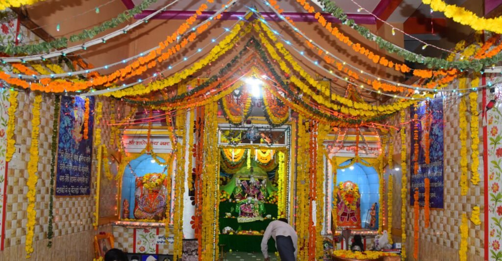 ब्यावरा श्री बिहारी जी मंदिर पर १८० वाँ अखंड भजन कीर्तन सप्ताह का आयोजन