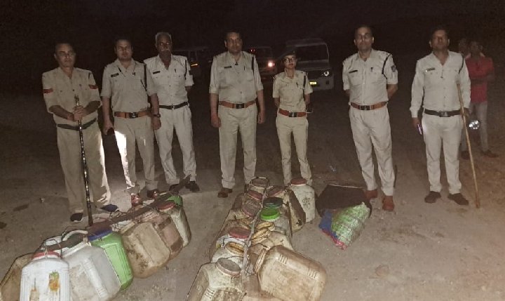 ब्यावरा:अवैध मदिरा निर्माण के संदिग्ध सात स्थलों पर आबकारी विभाग का छापा