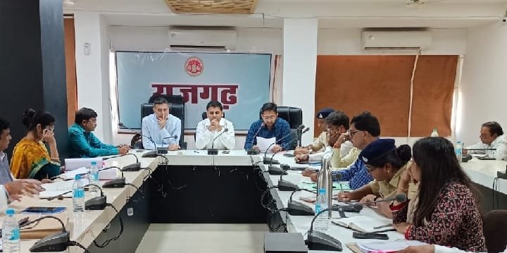 राजगढ़;नशीले पदार्थों के अवैध घंघो में लिप्त कारोबारियों के खिलाफ सख्त कार्यवाही की जाएं – कलेक्टर