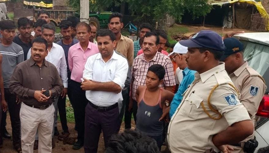 संभागायुक्त मालसिंह ने किया निरीक्षण मिली अनियमितता, FIR के निर्देश