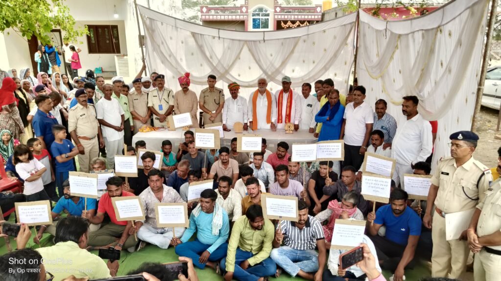 आपरेशन प्रहार: एसपी आदित्य मिश्रा से प्रभावित होकर 44 फरार आरोपियों ने किया आत्मसमर्पण