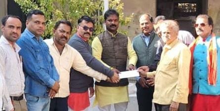 नपा ने वितरित किये संबल योजना की अनुग्रह सहायता राशि के मदद पत्र