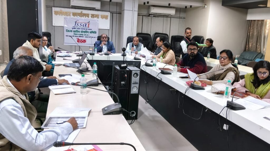 दुध में मिलावट करने वाले को किसी भी स्थिति में बख्शा नहीं जाएगा- कलेक्टर